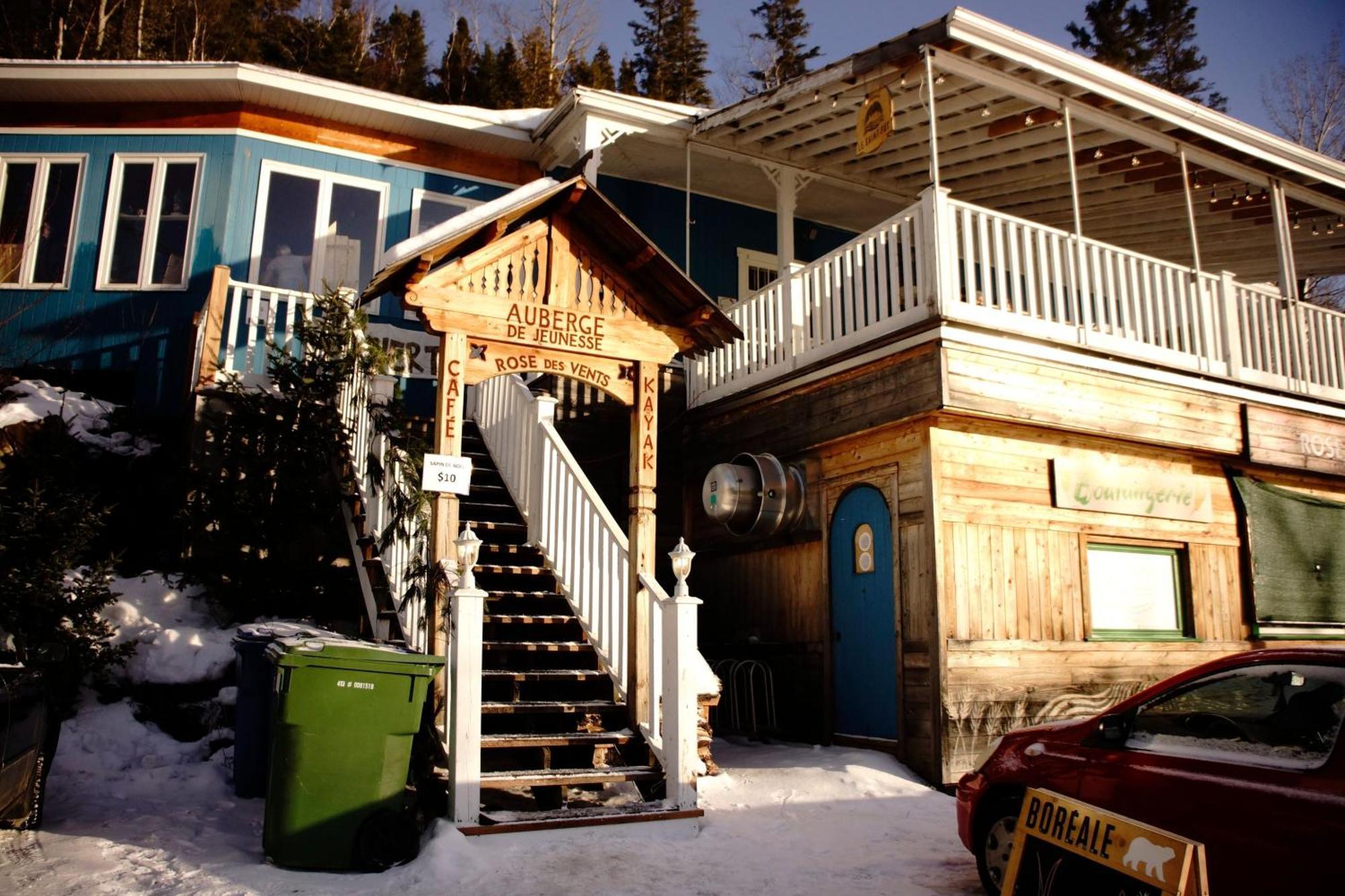 Auberge Aventure Rose Des Vents Sainte-Rose-du-Nord Exterior photo